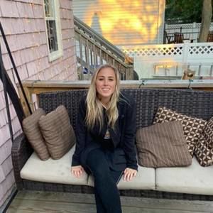 Meet your Posher, Addie